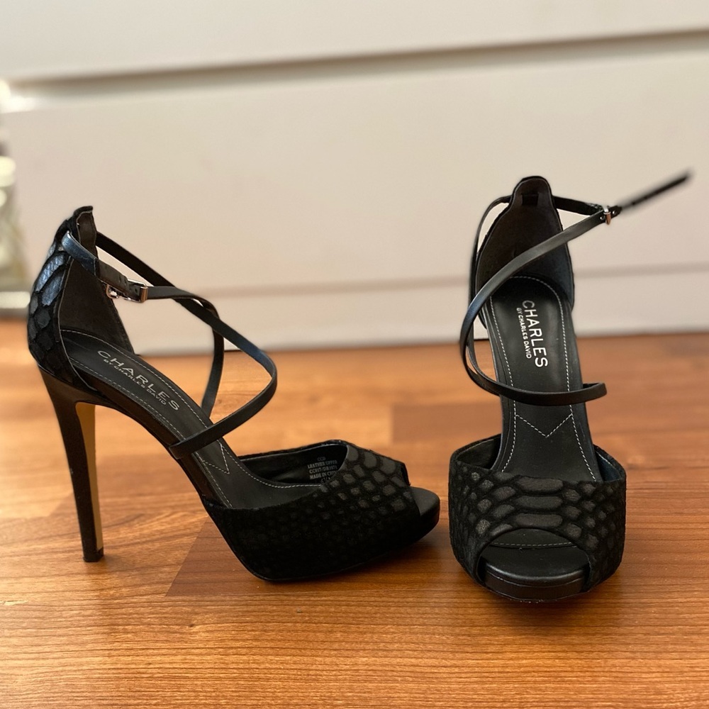 Like new Charles David heels